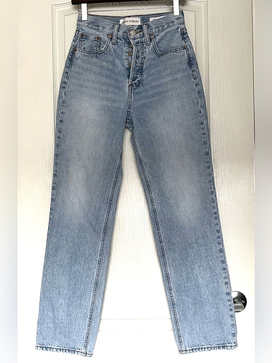 Denim Forum Denim - Aritzia Denim Forum
The Joni High Rise Loose Jeans 30L light Wash
Blue Size 25